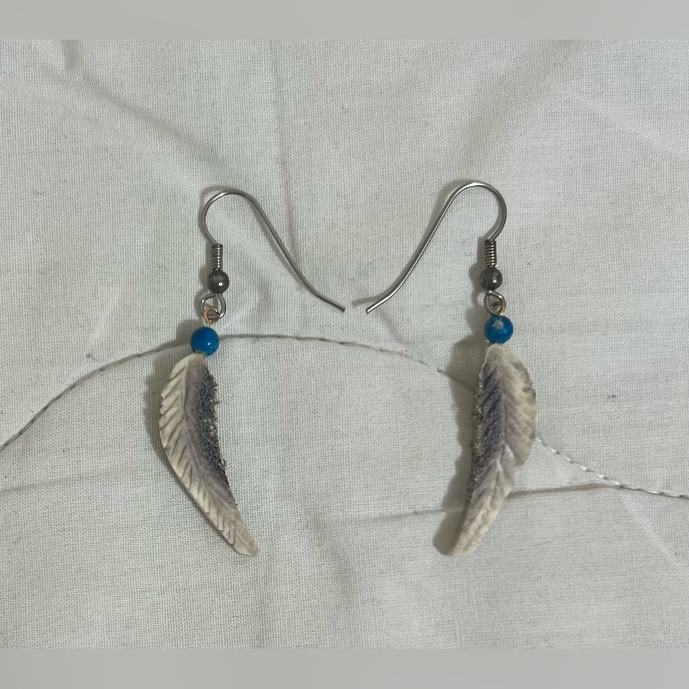 NWOT Navajo Feather Earrings Turquoise Beads